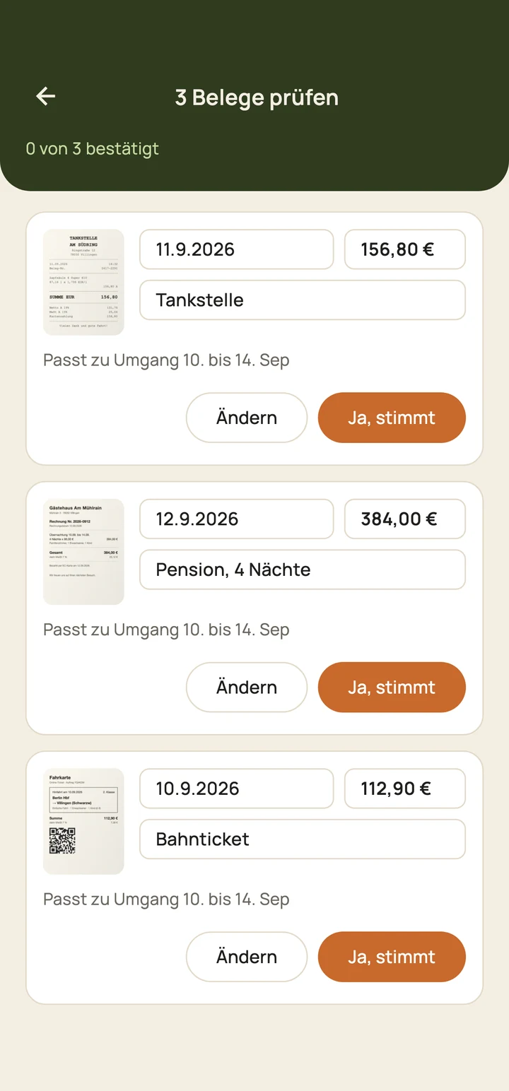 Belege prüfen: drei erkannte Belege, je mit Foto, Datum, Betrag und dem passenden Umgang.