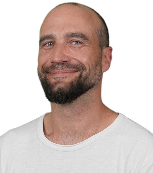 Marc Pribbernow, der Entwickler von Umgangszeit, lächelt in die Kamera.